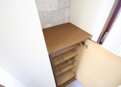 玄関　実際と異なる場合は現況優先です。