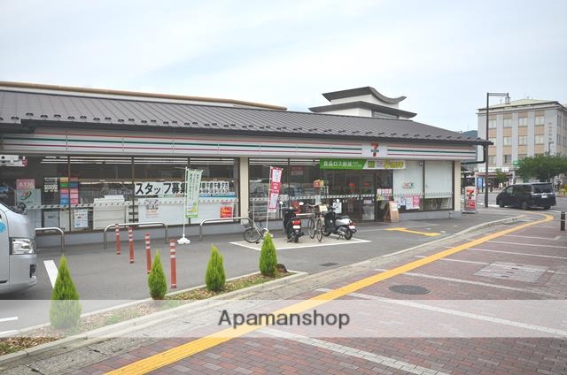 コンビニ　セブンイレブン（コンビニ）まで562m