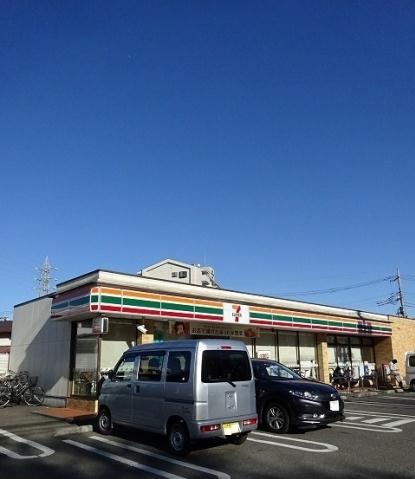 コンビニ　セブンイレブン（コンビニ）まで603m