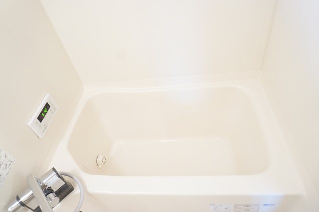 バス・シャワールーム　追焚給湯付のバスルームです☆