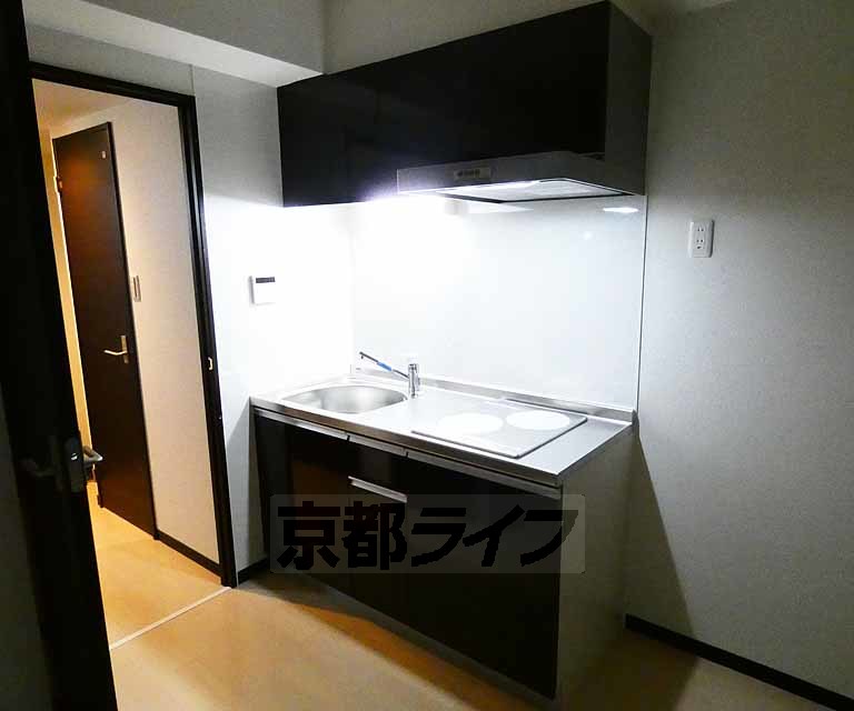 キッチン　ＩＨの２口タイプのキッチンになります。