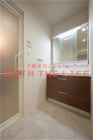洗面設備　使いやすい独立洗面台です