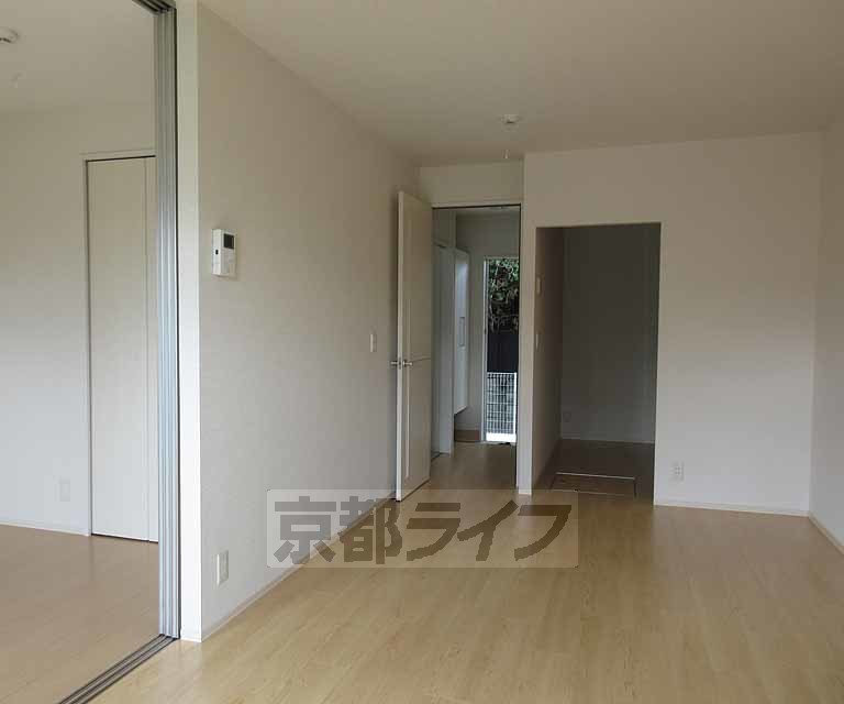 居室・リビング　明るいリビングです