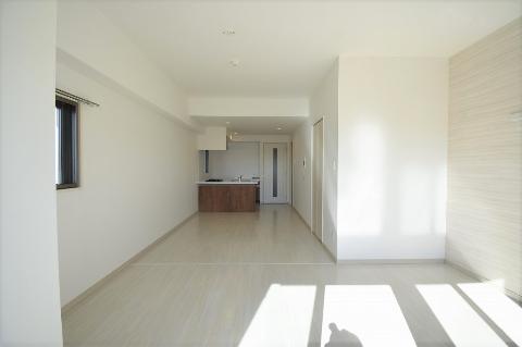 居室・リビング　室内