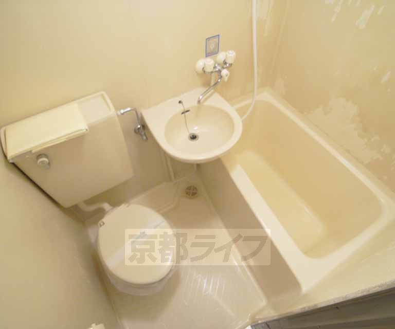 バス・シャワールーム　ユニットバスで掃除もらくらく。