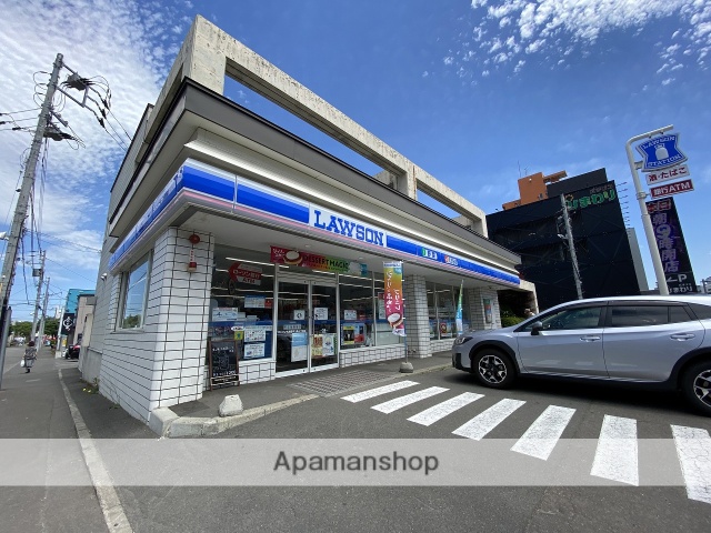 コンビニ　ローソン（コンビニ）まで303m