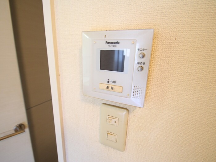 セキュリティ　来訪者の姿を確認できます。