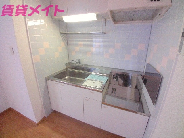 キッチン　同物件別室画像