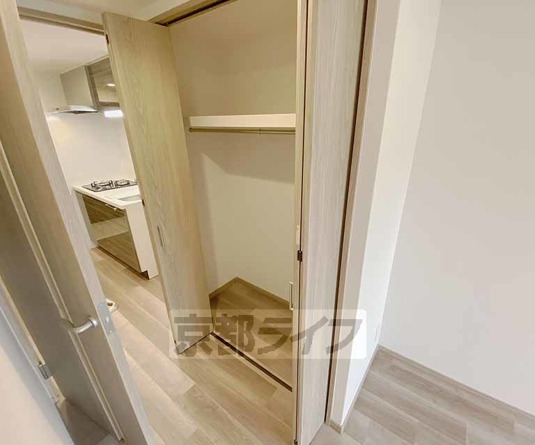 玄関　同仕様設備を導入予定