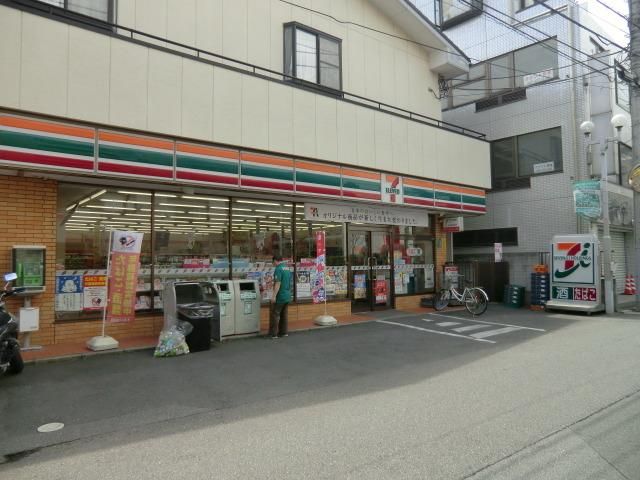 コンビニ　セブンイレブン（コンビニ）まで570m