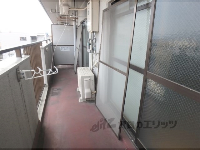 バルコニー　エアコン