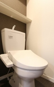 トイレ　写真は別号室です。現況優先になります。