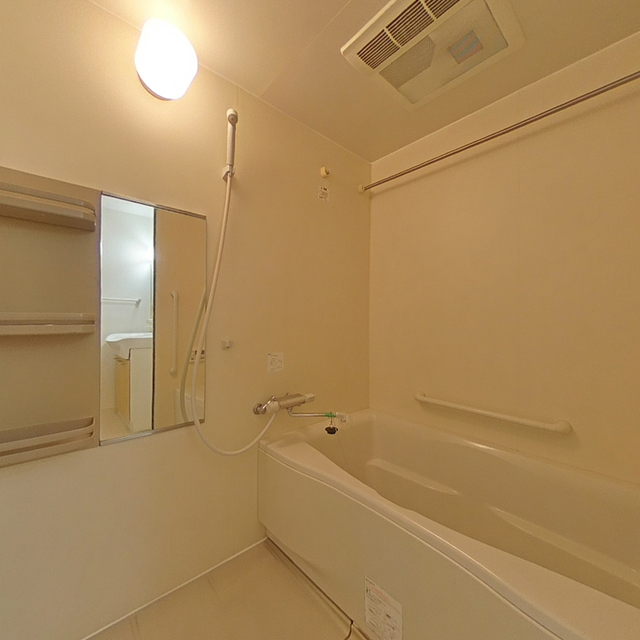 バス・シャワールーム　浴室乾燥付きのお風呂