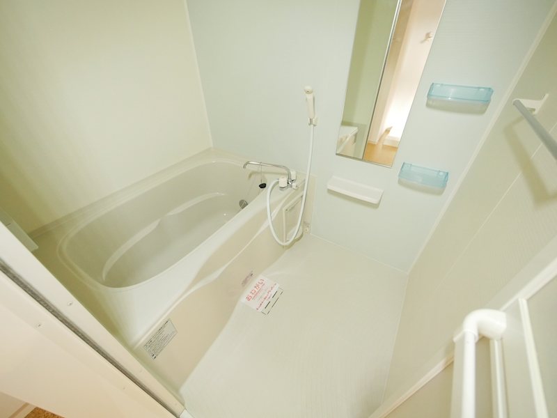 バス・シャワールーム　シャワー・追い焚き給湯