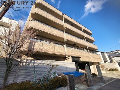 建物外観　オートロックで外部の人間が簡単に出入りできないため安心です。