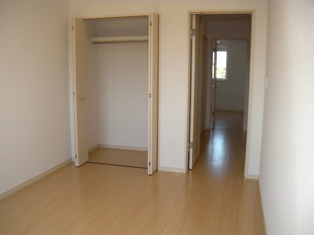 収納　洋室南（７．３帖）