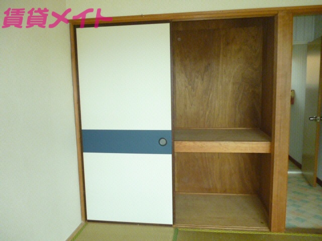 収納　同型参考写真