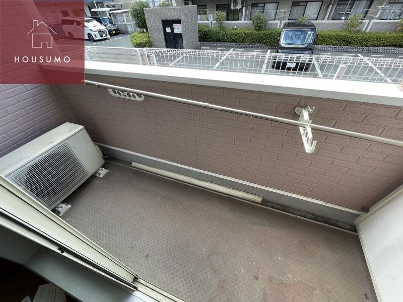 バルコニー　暖かな日差しのふりそそぐバルコニー