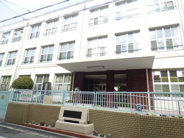 小学校　中本小学校（小学校）まで745m