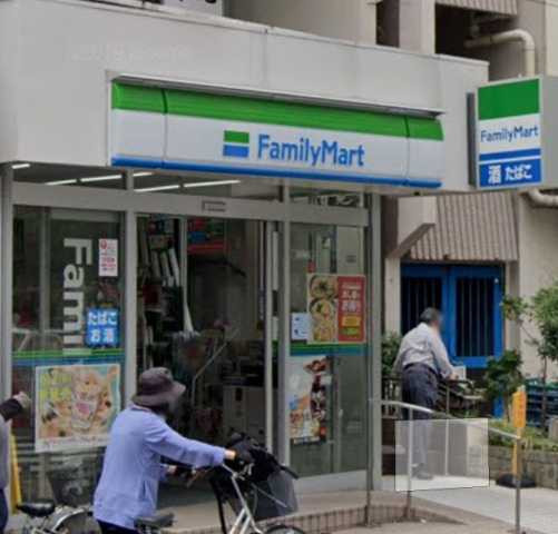 コンビニ　ファミリーマート　白山五丁目店（コンビニ）まで136m