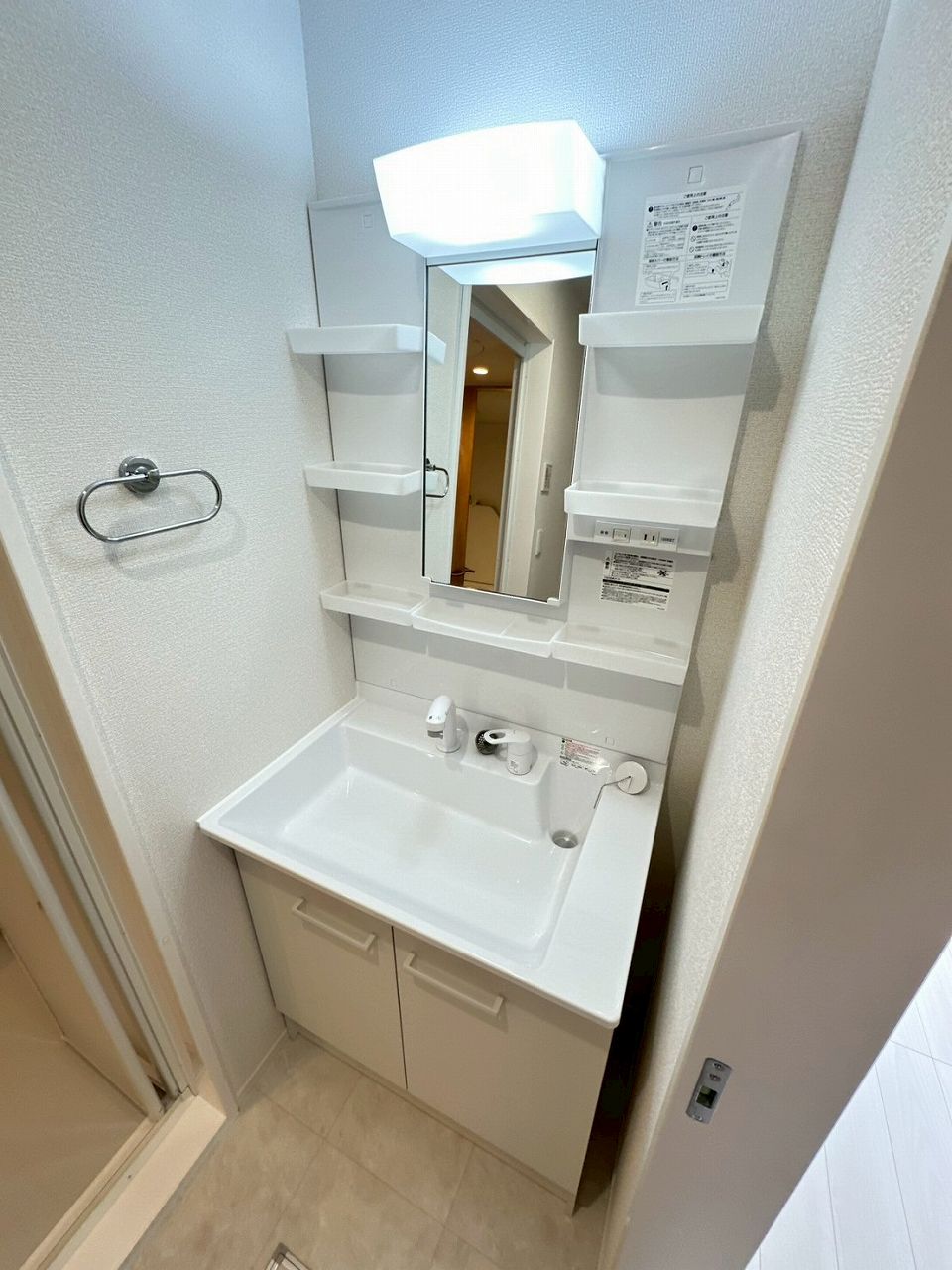 洗面設備　同施工物件内装写真