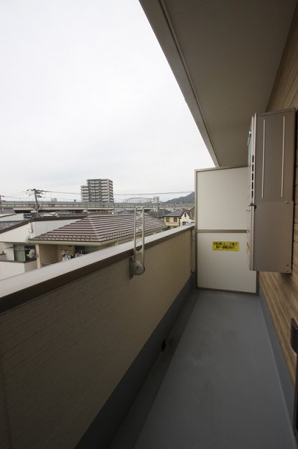 バルコニー　別号室の写真です（反転）