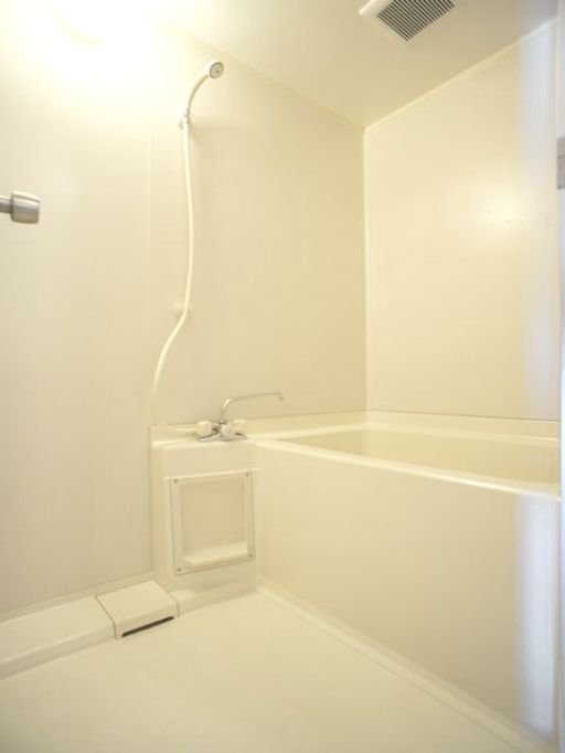 バス・シャワールーム　日々の疲れをリセットできる浴室です♪