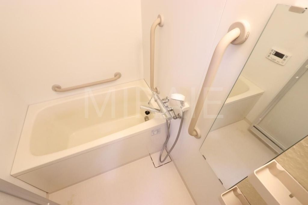 バス・シャワールーム　バス