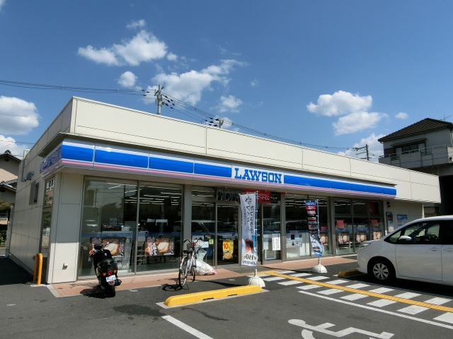 コンビニ　ローソン八尾萱振一丁目店（コンビニ）まで230m