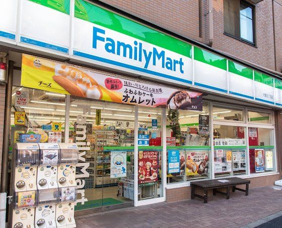 コンビニ　ファミリーマート大島五丁目店（コンビニ）まで70m