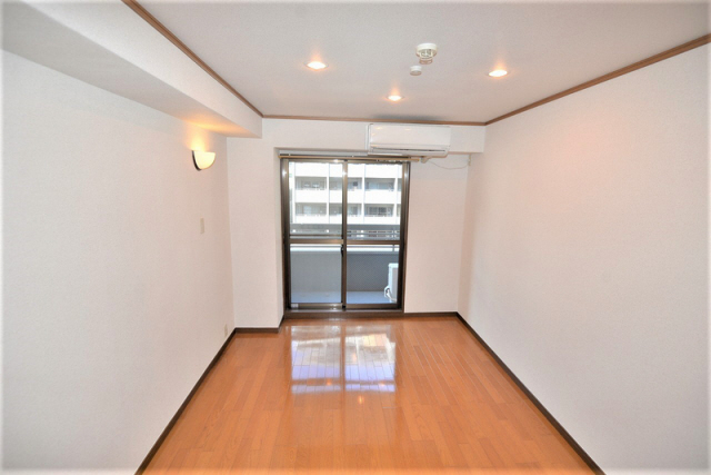 居室・リビング　写真は同マンションの別のお部屋のものです