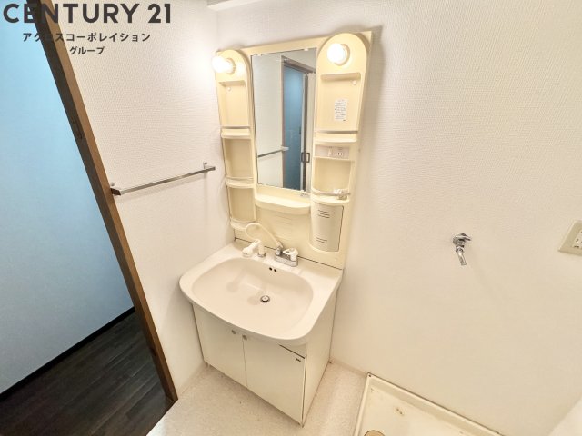 洗面設備　室内に洗濯機置場があります