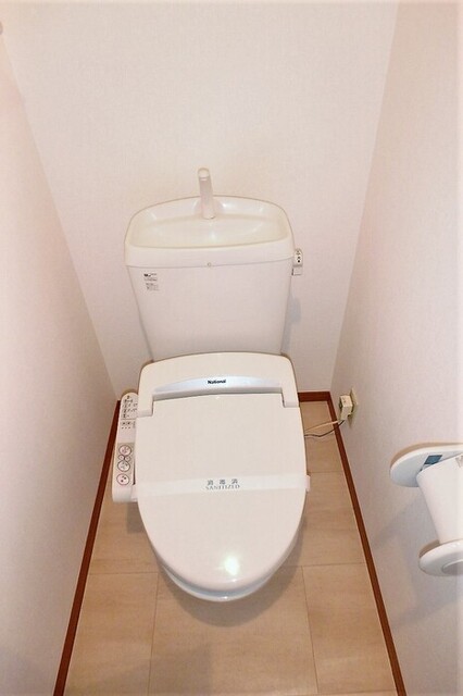 トイレ　温水洗浄暖房便座