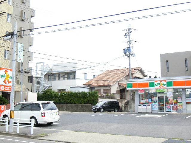 コンビニ　サンクス（コンビニ）まで740m