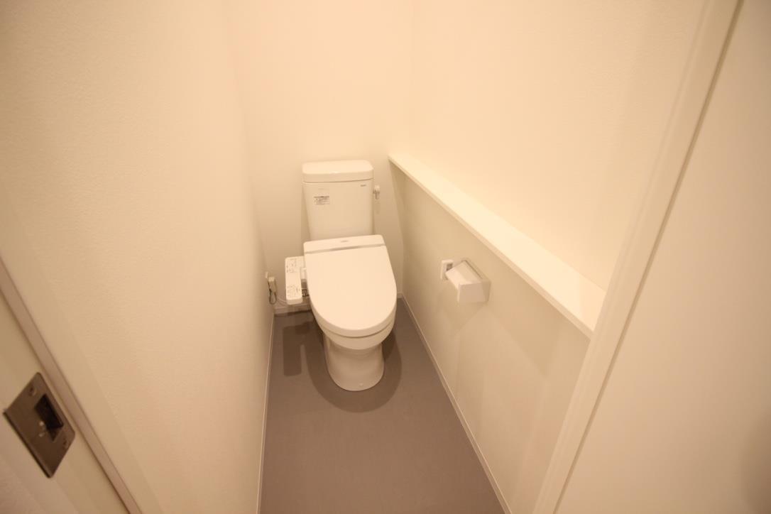 トイレ　洗濯機置場