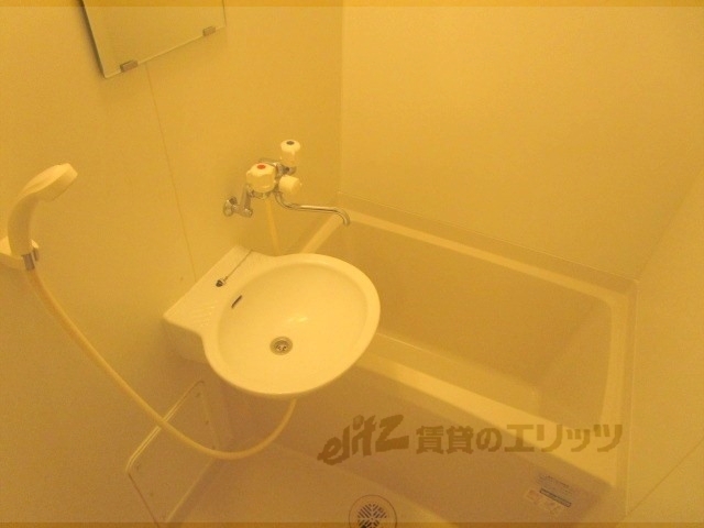 バス・シャワールーム　バス