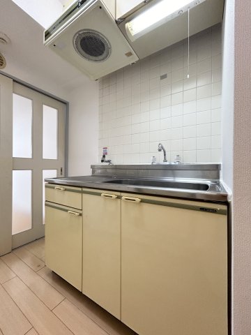 キッチン　コンパクトなキッチンで掃除もラクラク