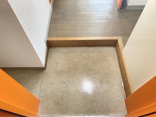 玄関　同建物別部屋