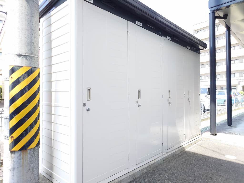 建物外観　ストッカー