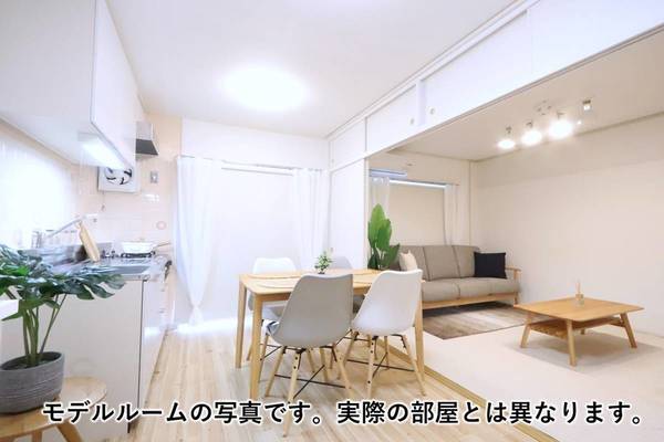 居室・リビング　モデルルームの写真です