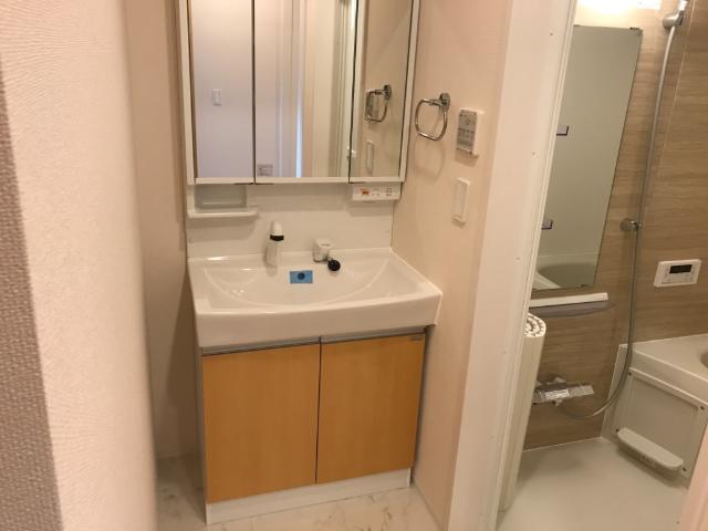 洗面設備　洗髪洗面化粧台