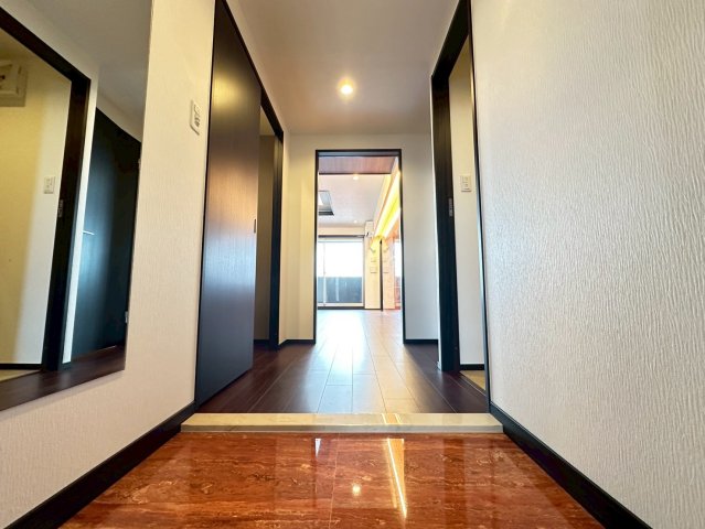 玄関　詳細は、RISUMO江坂本店までお問合せください♪