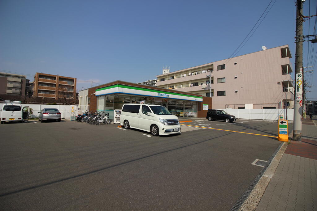 コンビニ　ファミリーマート新森七丁目店（コンビニ）まで159m