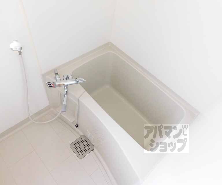 バス・シャワールーム　清潔で綺麗です