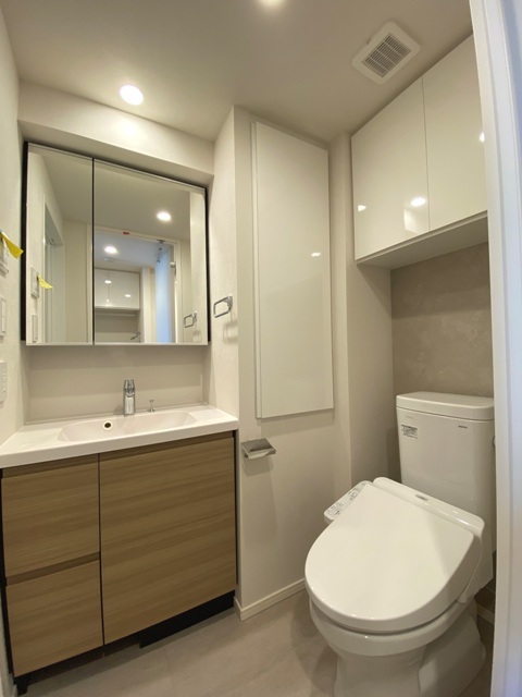 トイレ　※写真は同タイプ住戸です。