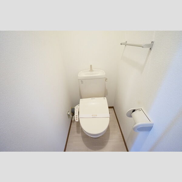 トイレ　温水洗浄暖房便座