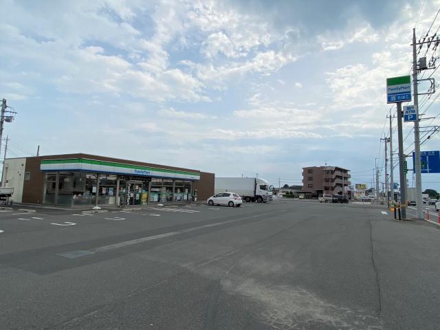 コンビニ　ファミリーマート（コンビニ）まで1733m