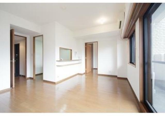 居室・リビング　使いやすい形の為、レイアウトを楽しめます♪