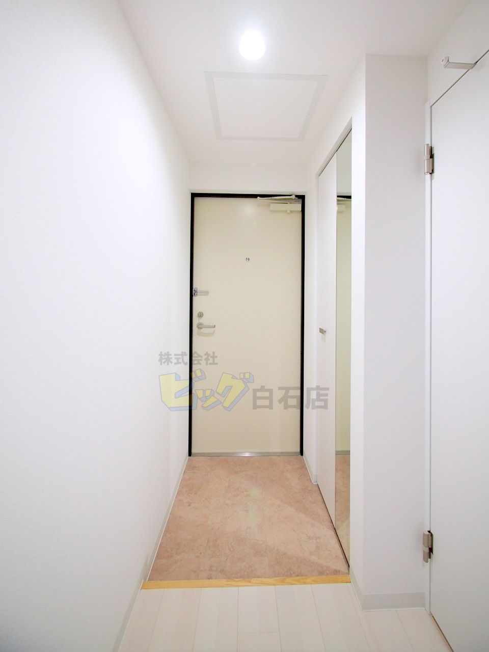 玄関　広々とした玄関です♪