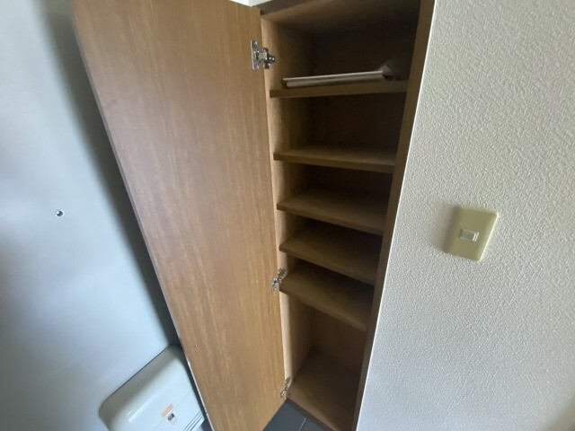 玄関　※別室同じ間取りの写真。現況を優先します。